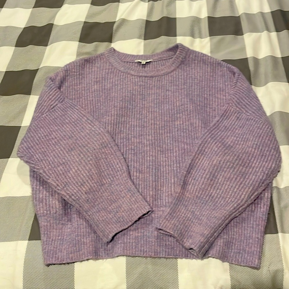 mbyM lilac sweater size m/l